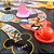O Mundo Mágico do Disney Trivia - 2.000 Perguntas - Cartas Especiais para Crianças Brincarem! - Apresenta Arte de Desenhos Disney e Pixar e Elementos de Tabuleiro 3D - Colecionável - - Imagem 4