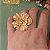 Maxi anel com flor dourada escovada e detalhes em zircônias - Imagem 5