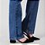 Calça Jeans Boot Cut Estonada Com Elastano Feminina - Imagem 4