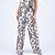 Calça Pantalona Estampada com Bolsos Feminina - Imagem 2