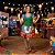 Fantasia Conjunto Feminino Junino Verde com Bandeiras Adulto - SOMENTE ALUGUEL - Imagem 1
