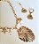 CONJUNTO COLAR E BRINCO ARGOLA CONCHA BANHADO A OURO 18 K - Imagem 1