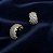 BRINCO ARGOLA CRAVEJADA COM ZIRCONIAS CRISTAIS BANHADO A OURO 18 K - Imagem 2