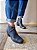 BOTA ESTILO ANKLEBOOT AZUL MARINHO COM FRISO NA COR CONHAQUE - Imagem 3