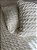 Peseira e capa de almofada tricot off white - Imagem 2