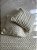 Peseira e capa de almofada tricot off white - Imagem 1