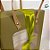 Sacola de Papel com Fita e Visor Alça de Fibra - Verde - 21x18x8,5cm - 1 unidade - Rizzo - Imagem 3
