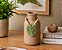 Vaso Decorativo Garrafa Marrom com Colar de Folha - Imagem 1