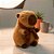 CAPIVARA CACHECOL 22CM PELUCIA - Imagem 2