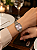 Relógio Orient Feminino Analógico Quadrado Prata Safira Fundo Rosa Pulseira Mesh LBSS0091 R1SX - Imagem 3