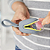 Porta-chupeta de Silicone Grab & Go Cinza Skip Hop - Imagem 3