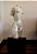 Escultura em mármore Carrara italiano . TORSO. Bruno Giorgi. Assinada na peça. Base 25/25 cm Peso 21kg  Peça 63.50/28.00 cm Peso 35 kg  Altura total: 88.50 cm Peso total : 56 kg - Imagem 4