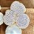 Brinco de flor 3 pétalas cravejadas com zircônias cristal e pérola shell com Banho de Ouro 18k - Imagem 3