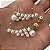 Brinco ear cuff de pérolas shell e cravejado com zircônias coloridas com banho de ouro 18k - Imagem 10