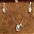 Conjunto colar longo e brinco com pingente acetinado fosco com banho de ouro 18k - Imagem 6