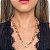 Colar com elos ovais médios lisos com nozinhos pingente oval frontal cravejado com banho de ouro 18k - Imagem 4
