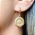Brinco argola lisa com pingente girassol detalhado com banho de ouro 18k - Imagem 8