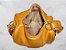 Bolsa mostarda redonda, alça de mão e alça fashion de nylon, metais ouro - Imagem 3