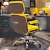 Cadeira Original Eames Presidente com Rodinhas Cromadas e Anti Risco Linha Capa em Madeira Escura - Amarelo - Imagem 3
