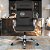 Cadeira Original Design Office Eames Presidente com Rodinhas Cromadas e Anti Risco Linha Capa em Madeira Clara - Preto - Imagem 2