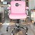 Cadeira Original Eames Diretor com Rodinhas Cromadas e Anti Risco Linha Capa em Madeira Clara - Rosa Claro - Imagem 2