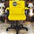 Cadeira Original Eames Diretor com Rodinhas Black e Anti Risco Linha Capa em Madeira Escura - Amarelo - Imagem 2