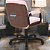 Cadeira Original Eames Diretor com Rodinhas Black e Anti Risco Linha Capa em Madeira Escura - Rosa Claro - Imagem 3