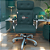 Cadeira Original Eames Presidente com Rodinhas Cromadas e Anti Risco Linha Capa em Madeira Escura ou Clara - Verde - Imagem 1