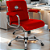 Cadeira Original Eames Diretor com Rodinhas Cromadas e Anti Risco Linha Capa em Madeira Escura Vermelho - Imagem 2