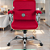Cadeira Original Eames Diretor com Rodinhas Cromadas e Anti Risco Linha Capa em Madeira Escura Rosa Pink - Imagem 6