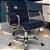 Cadeira Original Eames Diretor com Rodinhas Cromadas e Anti Risco Linha Capa em Madeira Escura Azul Marinho - Imagem 2