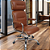 Cadeira Original Eames Presidente com Rodinhas Cromadas e Anti Risco Linha Capa em Madeira Cor Caramelo - Imagem 1