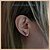 Ear Cuff Com Degradê de Corações Rubi e Zircônia Cristal - Banho Ródio Branco - Semijoia de Luxo - Imagem 2