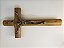 Crucifixo cilíndrico de mesa e parede em madeira 17cm OV (Eis o Cordeiro de Deus!) - 166294 - Imagem 2