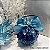 Conjunto de Sabonete Líquido e Difusor de Aromas em Vidro Azul Decorados com Laço Azul e Flores e Varetas Decorativas - Imagem 2