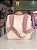 Mochila Luxo Bege Pingente Rose - Imagem 7