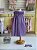 Vestido Bebê Artesanal Casinha de Abelha Lilás | Bordado Delicado à Mão | Clássico, Elegante e Confortável - Imagem 3