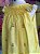 Vestido Bebê Artesanal Casinha de Abelha Amarelo | Bordado Delicado à Mão | Clássico, Elegante e Confortável - Imagem 2