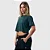 CAMISETA CROPPED CHAMPION FEM MINI SCRIPT RELEV EMERALD ALLURE - Imagem 1