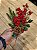 GALHO BERRY VERMELHO COM PINHAE FOLHAGENS 30CM - Imagem 1