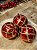 BOLA DECORADA VERMELHA E DOURADA 10CM - C/3 - Imagem 1