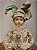 BONECO PIERROT EM PÉ C/ MÚSICA VERDE E CHAMPANHE 45CM - Imagem 2