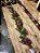 FESTÃO ARAMADO REALISTA EMBORRACHADO COM BERRY FOLHAS E PINHAS 1,50CM - Imagem 5