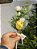 GALHO COM OVINHOS AMARELO 30CM - Imagem 2