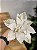 FLOR POINSETIA BRANCA E DOURADO VELUDO 25CM - Imagem 3
