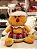 BONECA GINGERBREAD SENTADA XADREZ 46CM - PRÉ VENDA 2025 - Imagem 2