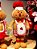 BONECO GINGERBREAD EM PÉ VERMELHO E BRANCO 49CM - PRÉ VENDA 2025 - Imagem 1