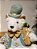 URSO BRANCO SENTADO AZUL E VERDE 31CM - Imagem 4