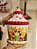 POTE DECORATIVO COM TAMPA CASINHA VERMELHO E BEGE 25,5CM - PRÉ VENDA 2025 - Imagem 1