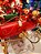 TRENO DECORATIVO EM METAL DE LUXO VERMELHO E DOURADO 143CM  - PRÉ VENDA 2025 - Imagem 4